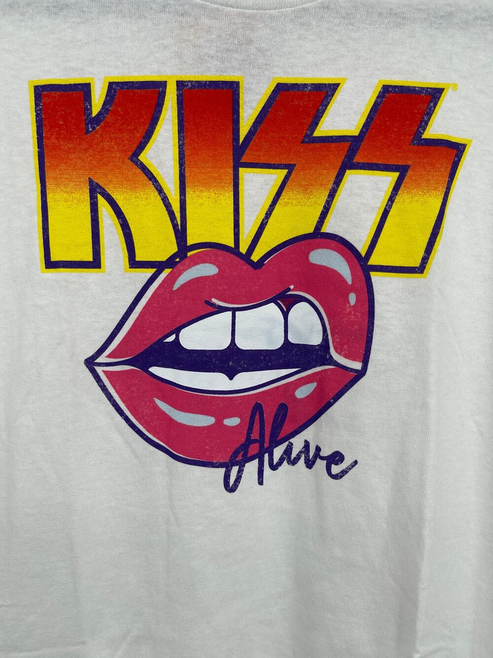 Kiss Alive White Pink Lips Graphic Tee TShirt Short Sleeve Mens Size Large NEW